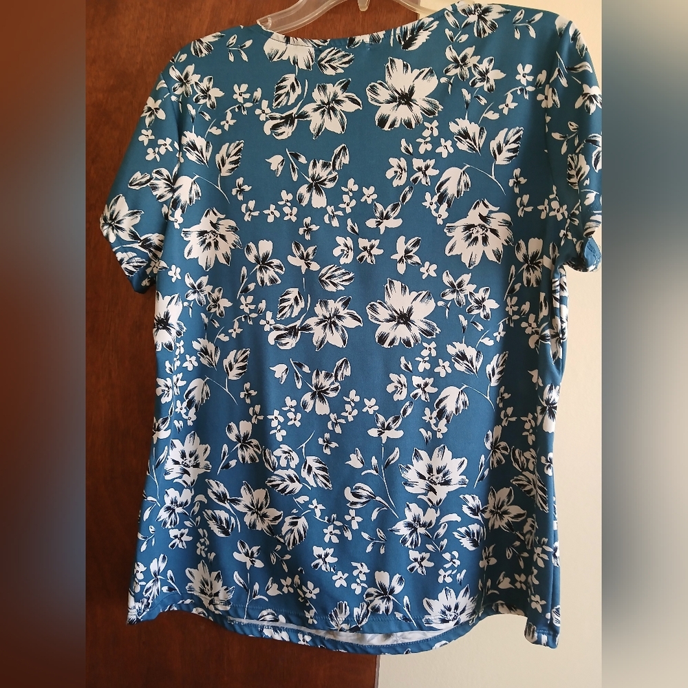 Large blouse - Picture 3 of 3